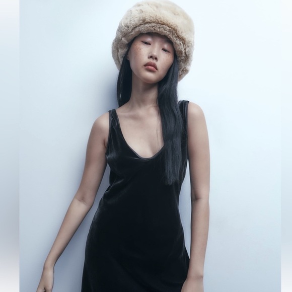 ZARA FAUX FUR HAT - Picture 3 of 6